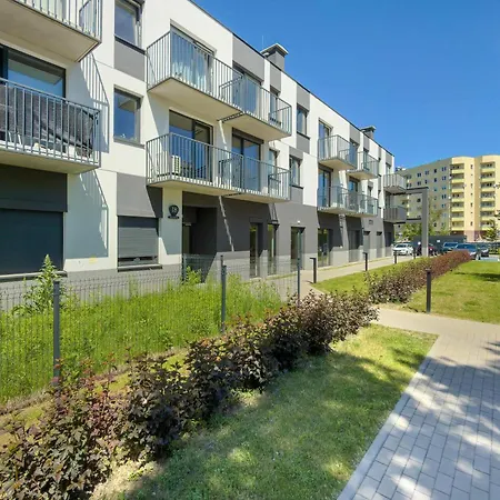 Family With Balcony, Air Conditioning And Parking By Renters Prestige Βρότσλαβ