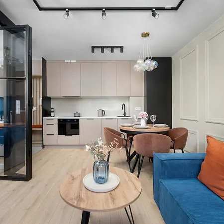 Family With Balcony, Air Conditioning And Parking By Renters Prestige *